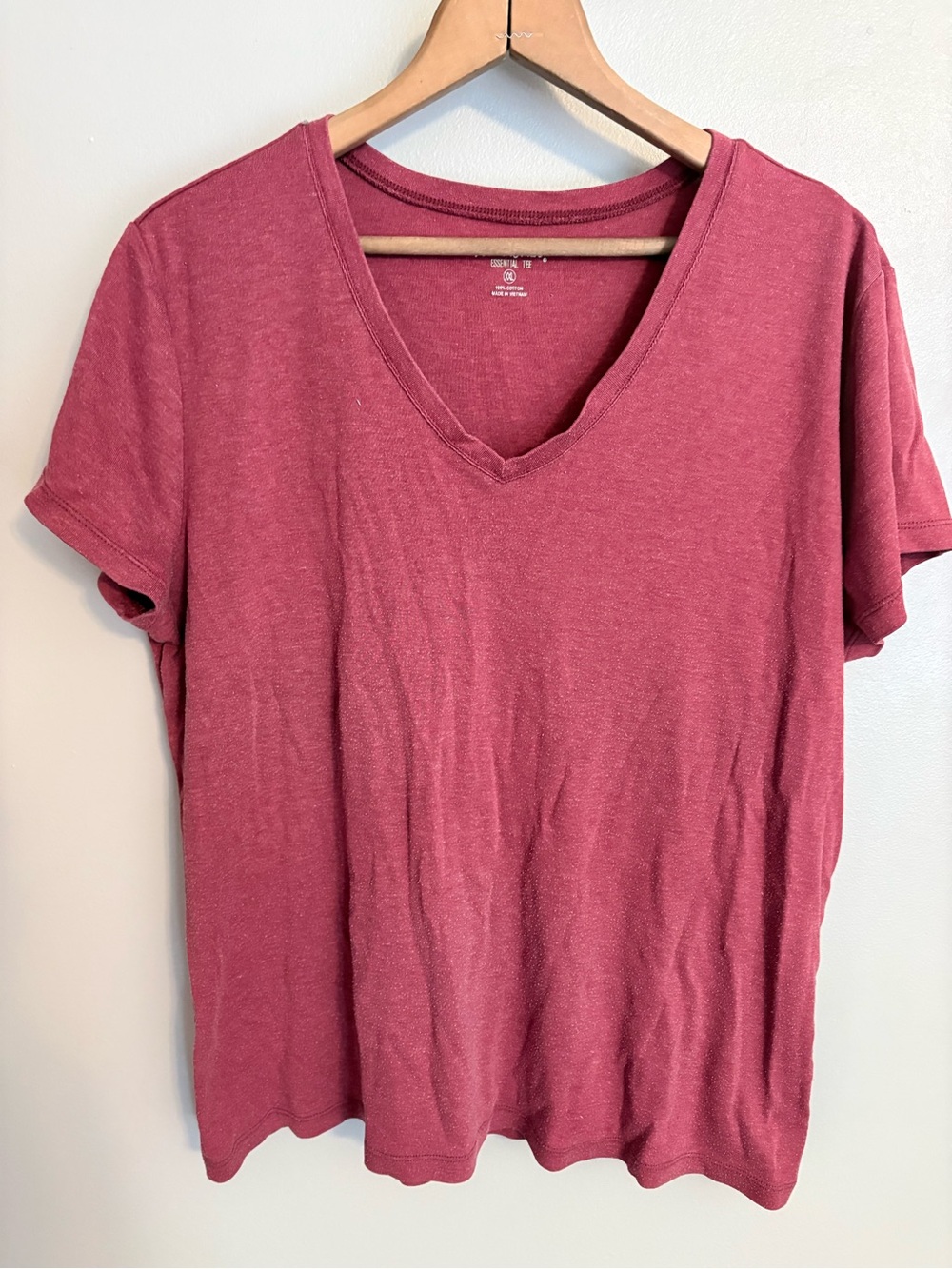 Eddie Bauer Essential Tee 
V-Neck Short Sleeve Top - Dusty Rose